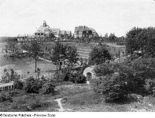 Dölzschen (Dresden-Dölzschen). Stadtteilansicht mit Café Hohen-Dölzschen, Dorfplatz (Altdölzschen) 1