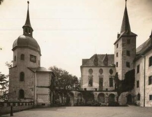 Schloß Purschenstein : Schloß Purschenstein, Schloßhof, Blick aus der Toreinfahrt nach Süden