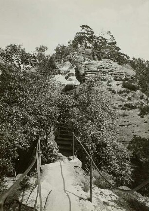 Elbsandsteingebirge. Rauenstein. Weganlage, erbaut vom Gebirgsverein für die Sächsische Schweiz