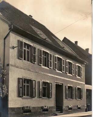 Pariserstr. 13. zerstört. Bürgerhaus