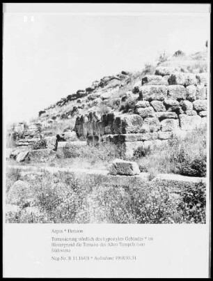 Heraion — Terrassierung nördlich des hypostylen Gebäudes