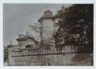 unbekanntes barockes Haus mit Eingangstor, Prag: Ansicht