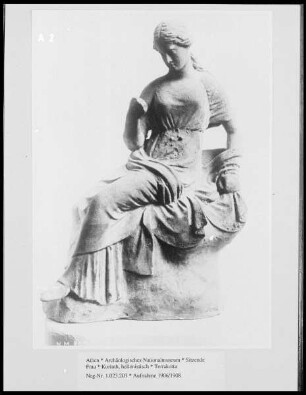 Sitzende Frau