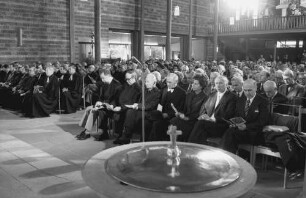Freiburg: Ludwigskirche, Ehrengäste beim Eröffnungsgottesdienst