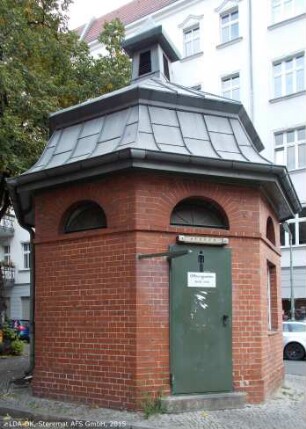 Bedürfnisanstalt; Berlin, Neukölln