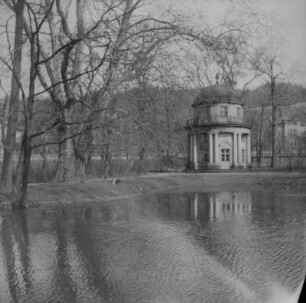 Dresden-Pillnitz. Englischer Pavillon (um 1780; C. T. Weinlig) im Schloßpark