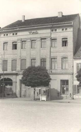 Apotheke in Hoyerswerda : Apoteka we Wojerecach