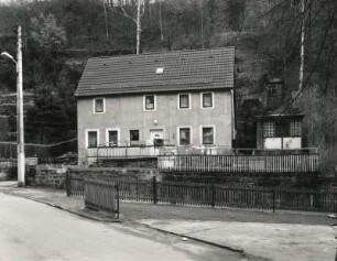 Pirna-Mockethal, Arthur-Thiermann-Straße 2. Wohnhaus (um 1895)