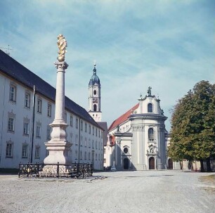 Katholische Stadtpfarrkirche Sankt Georg & Ehemalige Bendiktiner-Klosterkirche