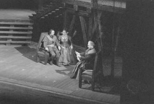 Szenenbilder aus "Hamlet" von William Shakespeare in der Regie von Fritz Wendel. Staatstheater Dresden, 13.01.1957 : Mit Horst Schulze in der Titelrolle, Thea Elster als Ophelia, Siegfried Göhler als Claudius u. a.
