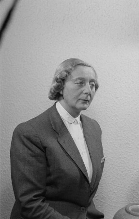 Porträts von Hedda Zinner-Erpenbeck und Fritz Erpenbeck : Porträt von Hedda Zinner-Erpenbeck