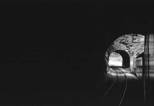 Nussbach; Hornberg: aus dem Zug: Schwarzwaldbahnstrecke zwischen Nussbach und Hornberg [1. und 2. Glasträger Tunnel]