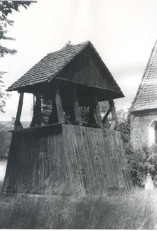 Glockenturm in Kolkwitz : Bauwesen - Kirchen. Ort: Gołkojce / Kolkwitz. Schulstraße, hölzerner Glockenturm