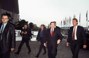 Freiburg im Breisgau: Bundeskanzler Gerhard Schröder in der Kultur- und Tagungsstätte (Konzerthaus)