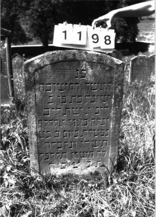 Grabstein 1198 (Index: 100098575) Maße HxBxT: 100x59x9 cm: Grabstein 1198
