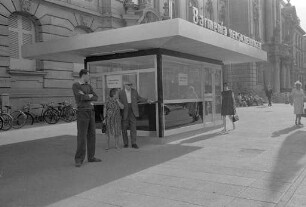 Inbetriebnahme des neuen Kiosks vor der Hauptpost.