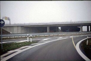 Ausfahrt aus Kreisel Südost (Kehl Richtung Karlsruhe) zu Nebenfahrbahn Ost (Basel Richtung Karlsruhe)