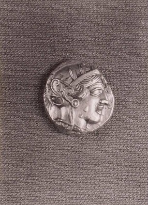 Ein Tetradrachmon, Vorderseite: Kopf der Athene mit Ölblättern am Helm