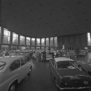 21. Autoschau gebrauchter Kraftfahrzeuge in der Schwarzwaldhalle.