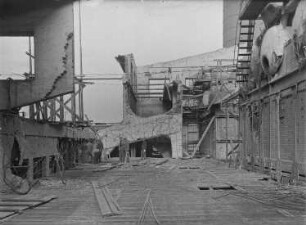 Industrie-Kraftwerk. Zerstörtes Kesselhaus (Ebene der oberen Trommel) : Lauta (Niederlausitz). Industrie-Kraftwerk. Zerstörtes Kesselhaus (Ebene der oberen Trommel)