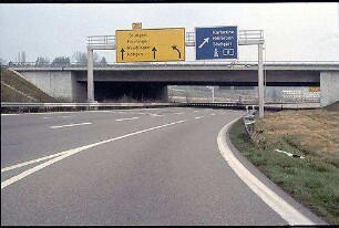 Ausfahrt aus Kreisel (Karlsruhe Richtung Wendlingen)