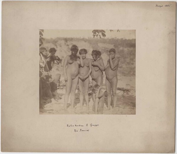 Group of "Botokuden", women and children