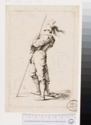 Soldat, stehend, Kopf abgewendet
