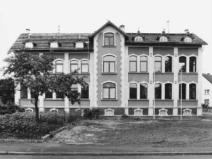 Ehemalige Schule; Reiskirchen, Licher Berg 2