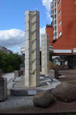 Drei-Säulen-Brunnen