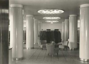 Dresden-Altstadt, Wilsdruffer Straße. Modehaus "Chic". Verkaufsraum 1. Etage
