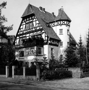 Villa mit Gartenhaus; Eschwege, Goldbachstraße 14, Bismarckstraße