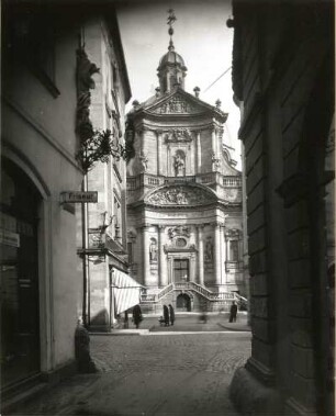 Würzburg. Neumünster. Westfassade (1712/1716; J. Dientzenhofer)