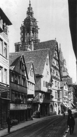 Heilbronn, Kirchbronner Straße : Heilbronn, Kirchbronner Straße. Blick nach Nordosten zum Turm der Kilianskirche