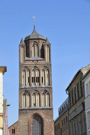 Stralsund - St. Jakobikirche : Turm der St. Jakobikirche. Aufgenommen am 21. April 2011 in Stralsund