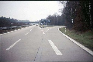 Einfahrt in Tangente Nordwest (Karlsruhe Richtung Iffezheim) von Nebenfahrbahn West (Karlsruhe Richtung Basel)