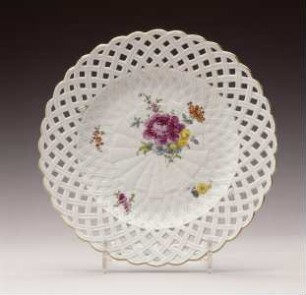 Sechs Dessertteller mit Blumendekor und durchbrochener Fahne — Kat. Nr. 243