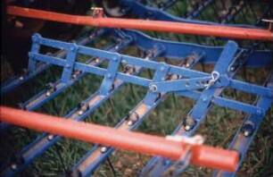 Fotografie: Pflegegerät, Getreide, Hackstriegel