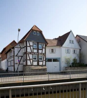 Heuchelheim, Brauhausstraße 5, Brauhausstraße 7