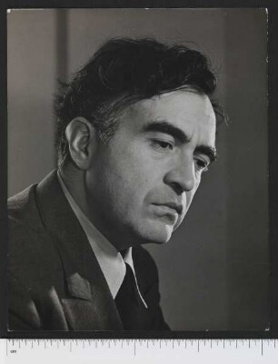 Porträtaufnahme Carlos Chávez