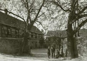 Weistropp, Dorfbild am Nußhof
