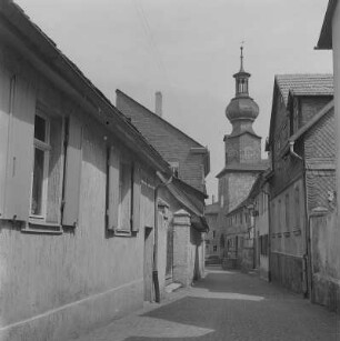 Saalfeld. Blick durch die Obere Torgasse? zum Oberen Tor bzw. "Oberköditzer" Tor