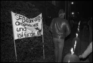 Montagsdemonstration vor der Dienststelle des MfS
