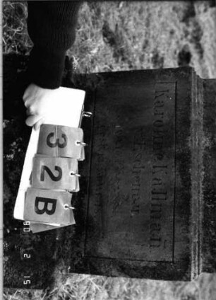Grabstein 32B
