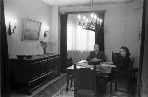 Bukarest: Wohnung Weisenfeld, Esszimmer mit Fenster