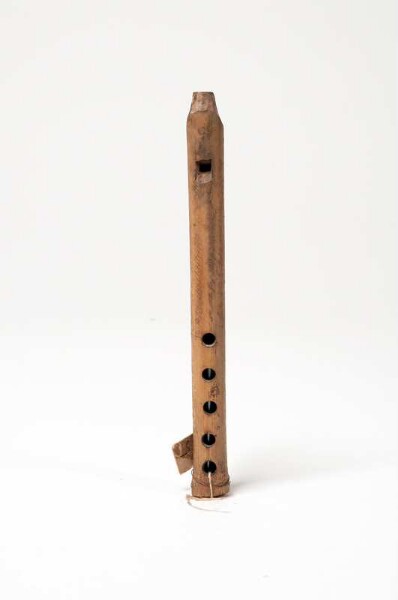 Semi-dovetailed inner flute with finger holes