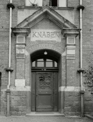 50. Mittel- und Grundschule