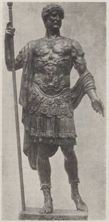 Fotografie einer Skulptur von Kaiser Hadrian