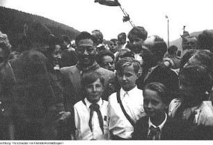 Dresden, Theaterplatz, Besuch einer Delegation aus China, Kundgebung vor der Semperoper, Ausflug der Delegation in die Sächsische Schweiz, 9./10. Juni 1951