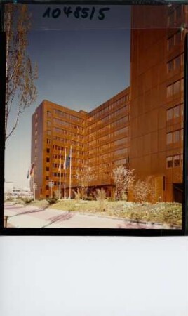 Handelsforum - Theodor-Heuss-Allee, Frankfurt am Main, 1985