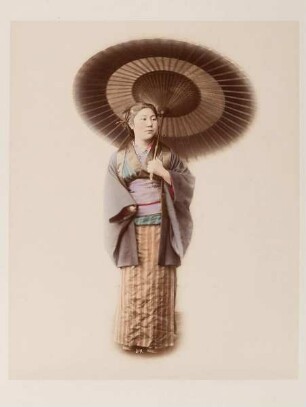 Porträt einer jungen Geisha mit Schirm